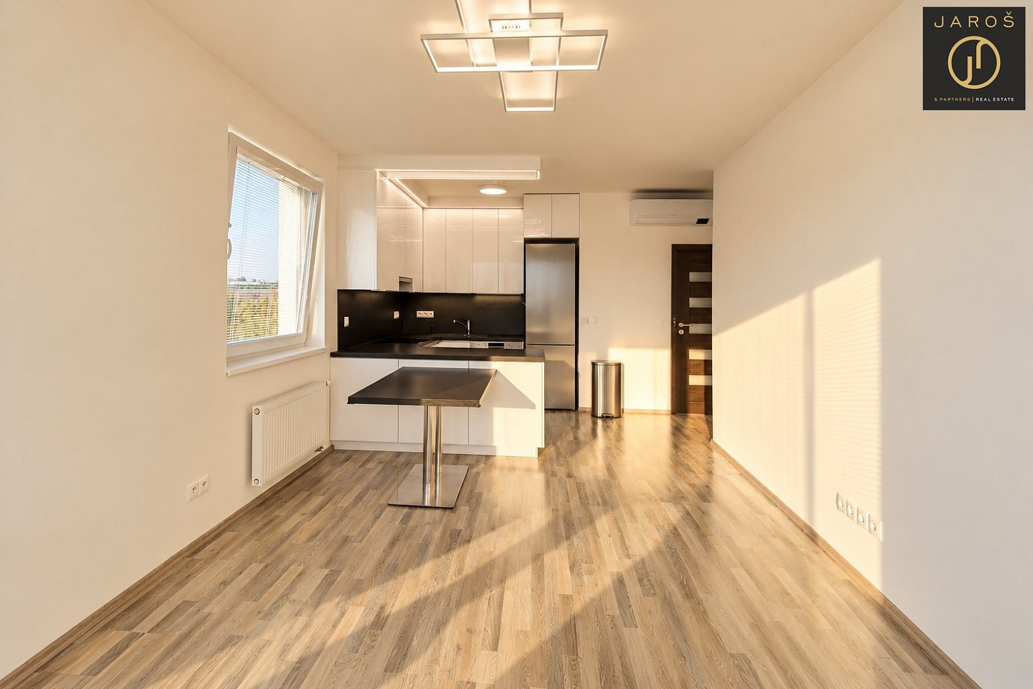 Pronájem bytu 3+kk 71 m² – fotografie 3
