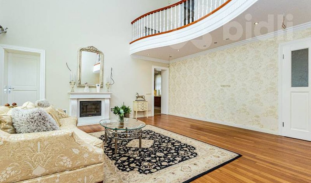 Prodej domu 485 m² s pozemkem 2 421 m², Vodochody – náhled fotky 3