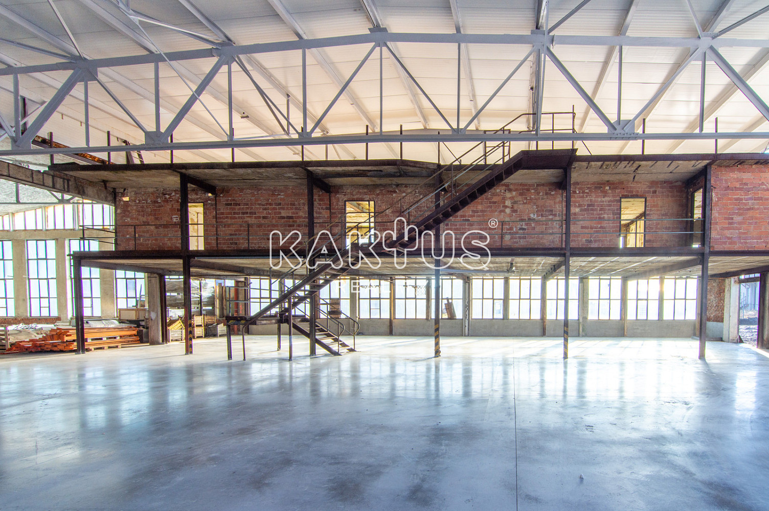Pronájem výrobních prostor 1 810 m² — photo 3