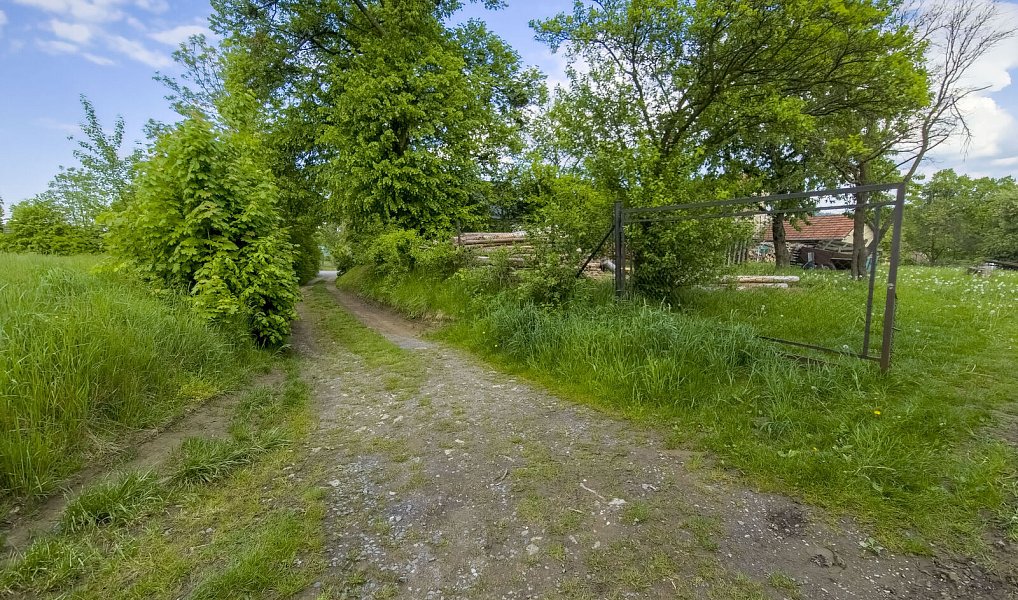 Prodej stavebního pozemku 966 m², Police – náhled fotky 9