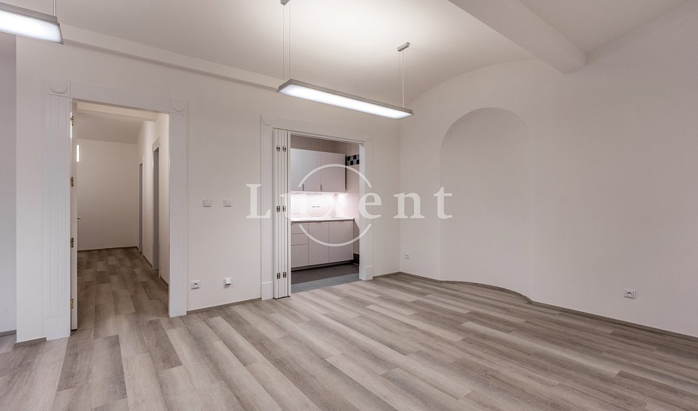 Pronájem kanceláře 156 m², Praha – náhled fotky 4