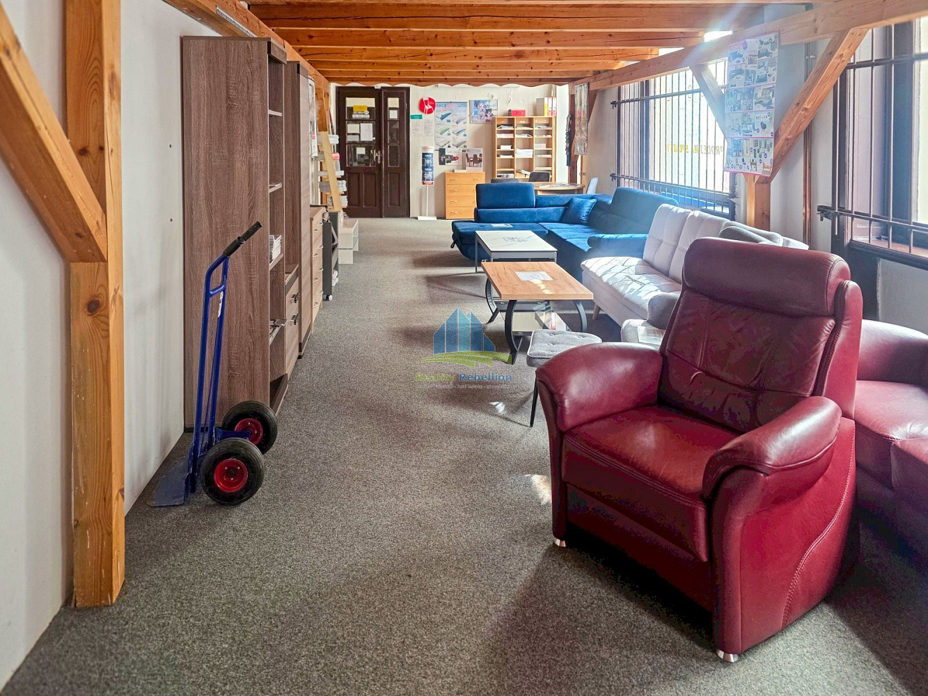 Prodej obchodních prostor 241 m² – fotografie 4