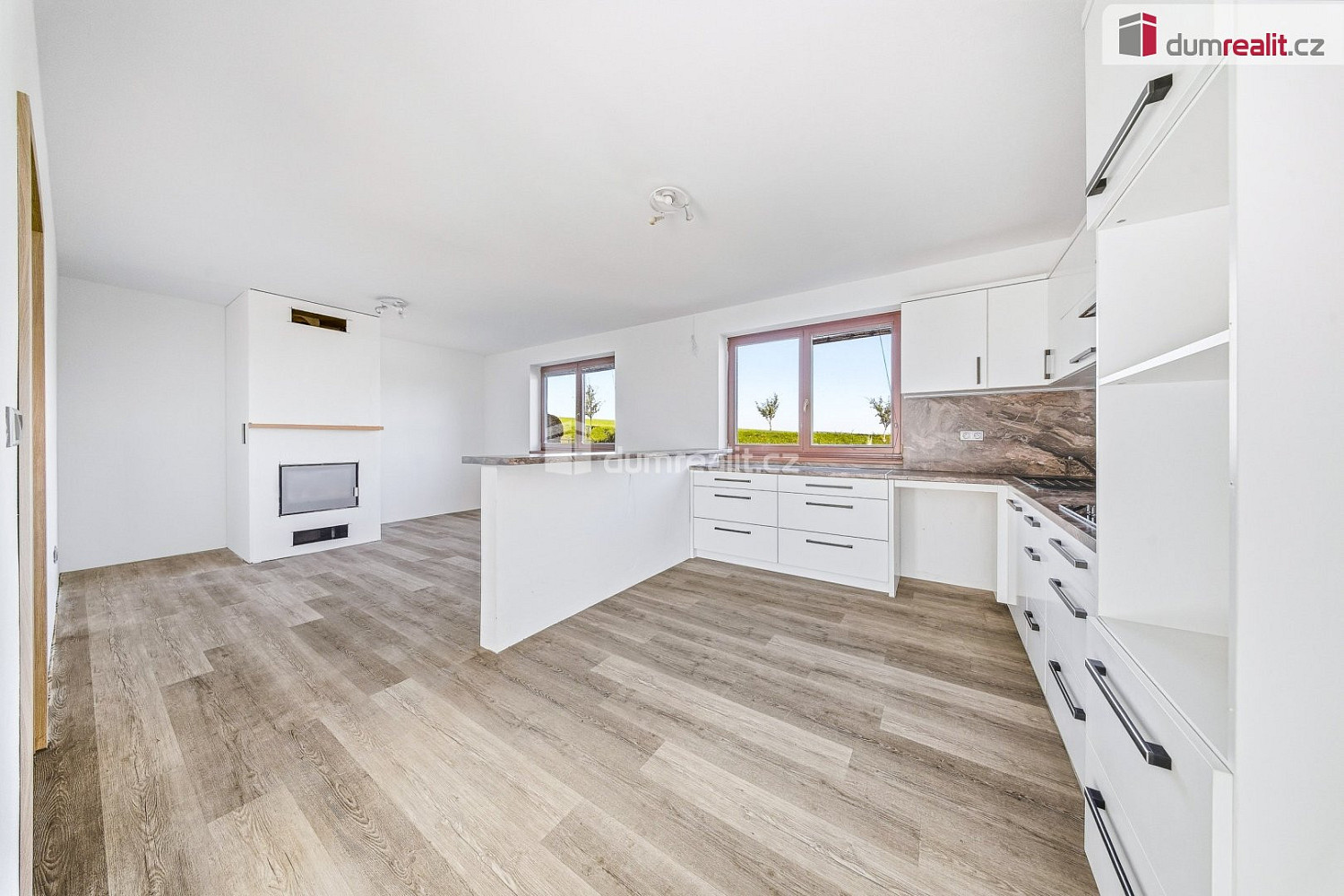 Prodej domu 220 m² s pozemkem 679 m² – fotografie 3