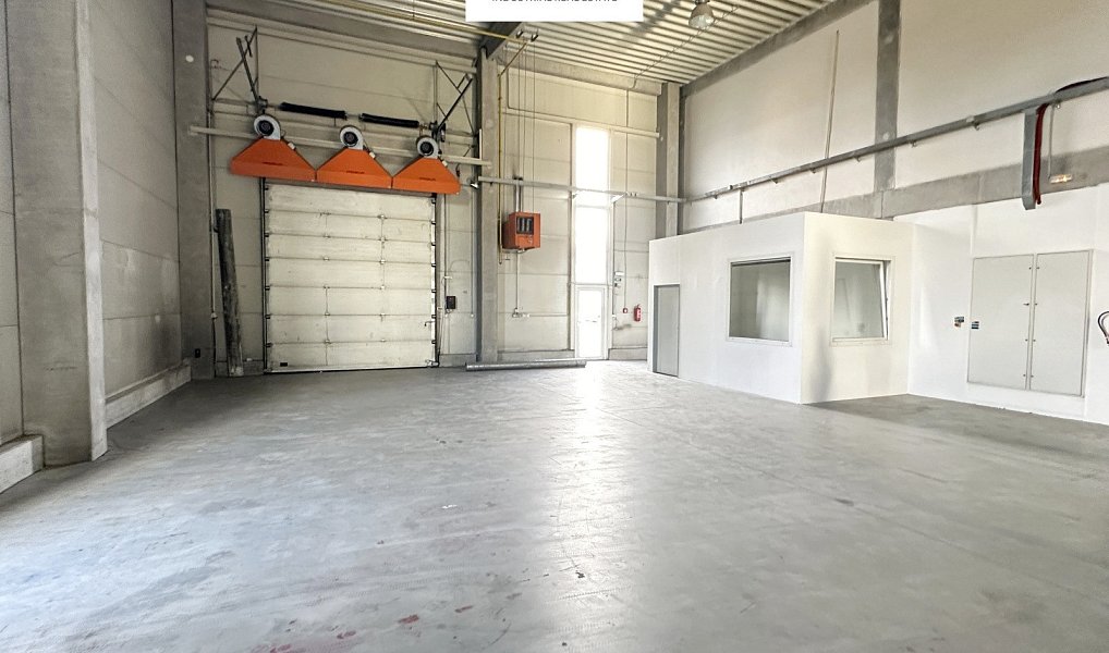 Pronájem skladovacích prostor 1 363 m², Vestec – náhled fotky 8
