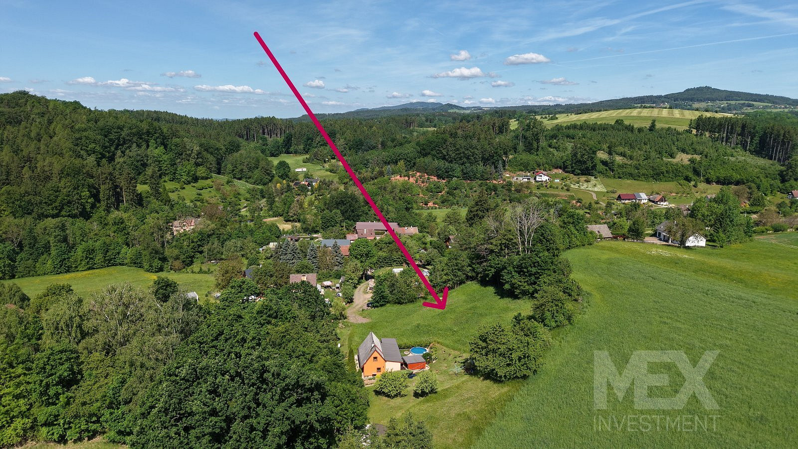 Prodej stavebního pozemku 2 205 m²