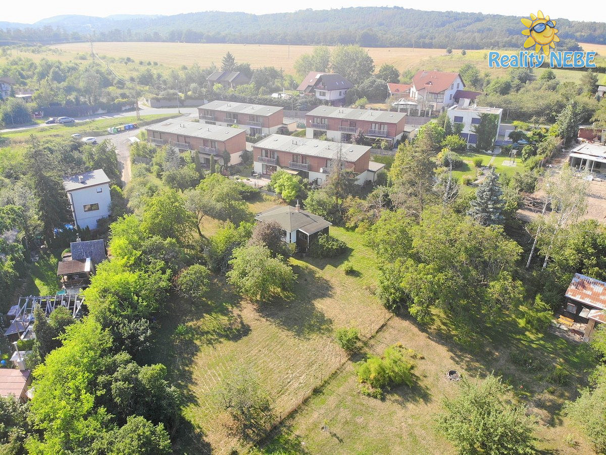 Prodej stavebního pozemku 2 142 m² – fotografie 2