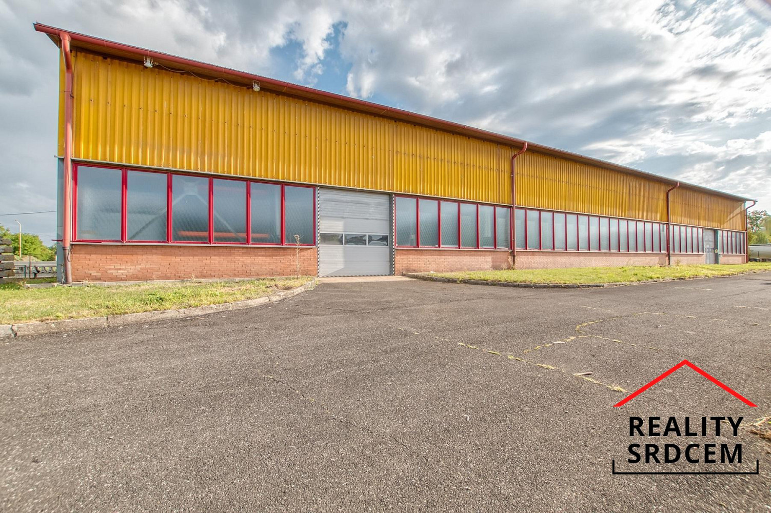 Pronájem výrobní či skladovací haly 1 583 m² vč. kancelářského zázemí, Frýdek-Místek