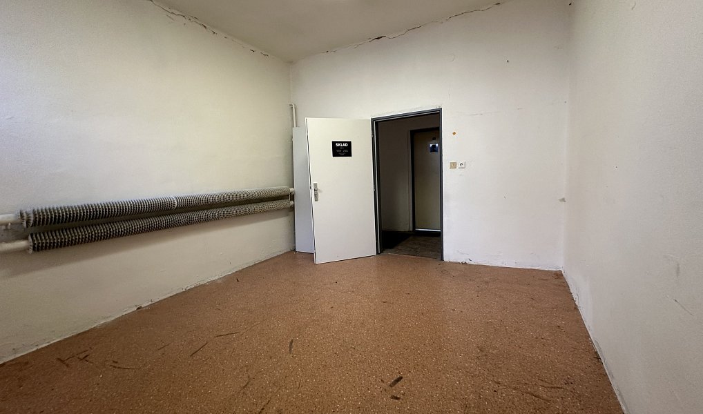 Pronájem kanceláře 200 m², Beroun – náhled fotky 12