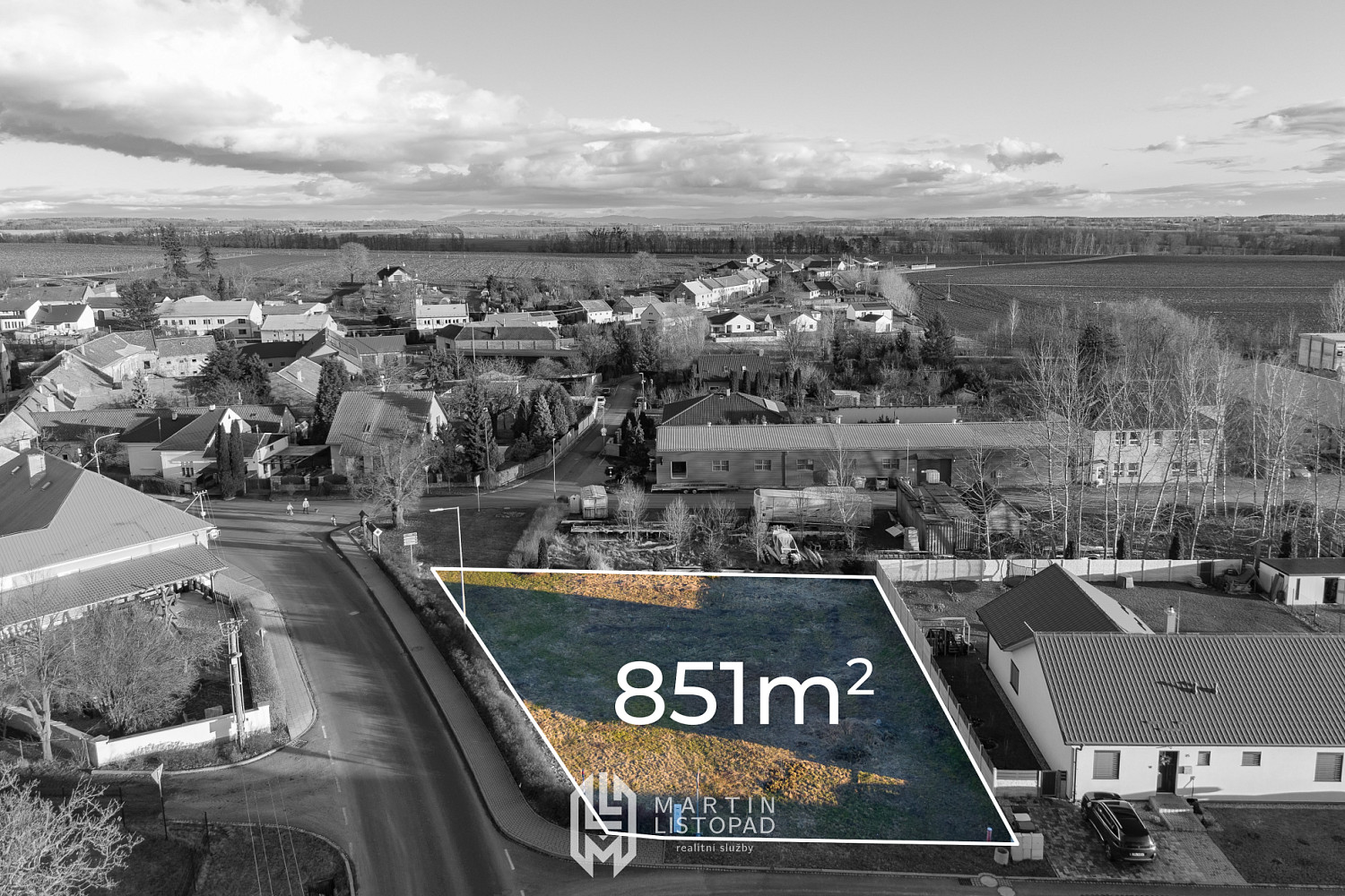 Prodej stavebního pozemku 851 m² – pohled 3