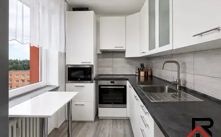 Pronájem bytu 2+1 57 m², Dělnické nám., Třebíč - Borovina