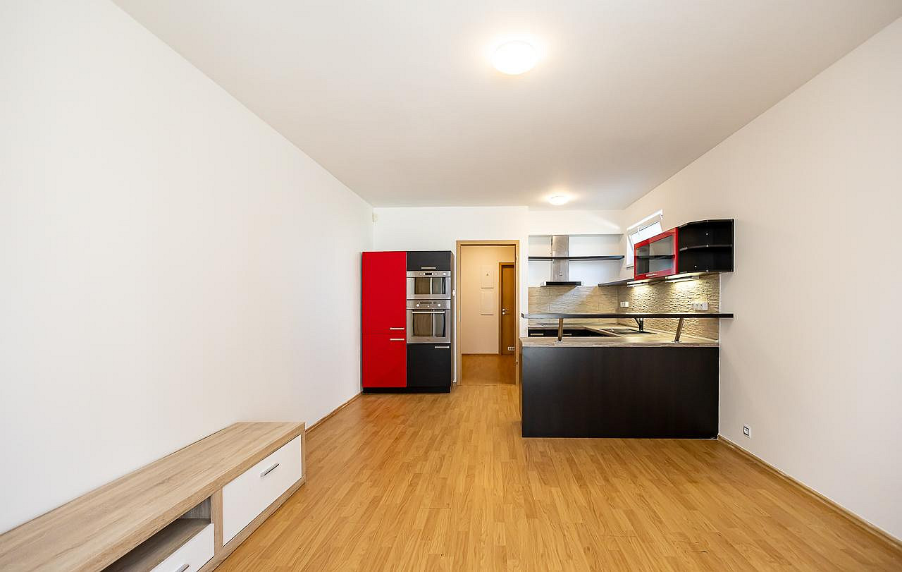 Pronájem bytu 2+kk 56 m² – fotografie 4