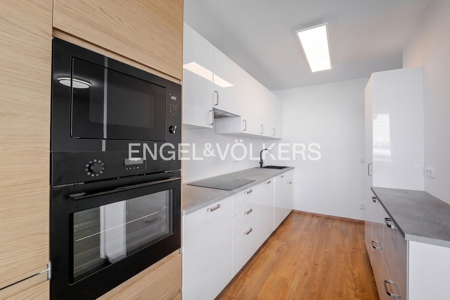Pronájem bytu 3+kk 75 m² – fotografie 3
