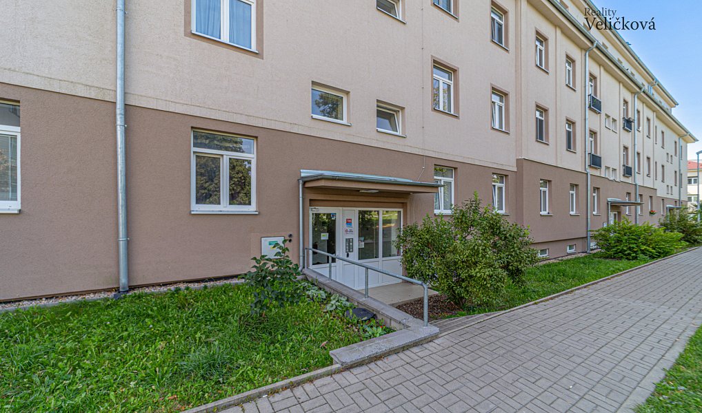 Prodej bytu 3+kk 75 m², Milovice – náhled fotky 14