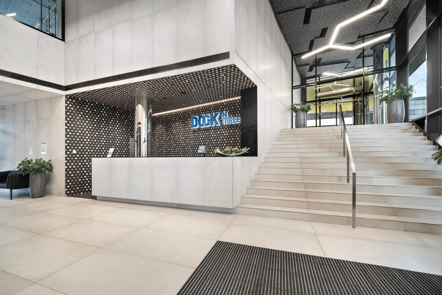 Pronájem kanceláře 573 m² – fotografie 2