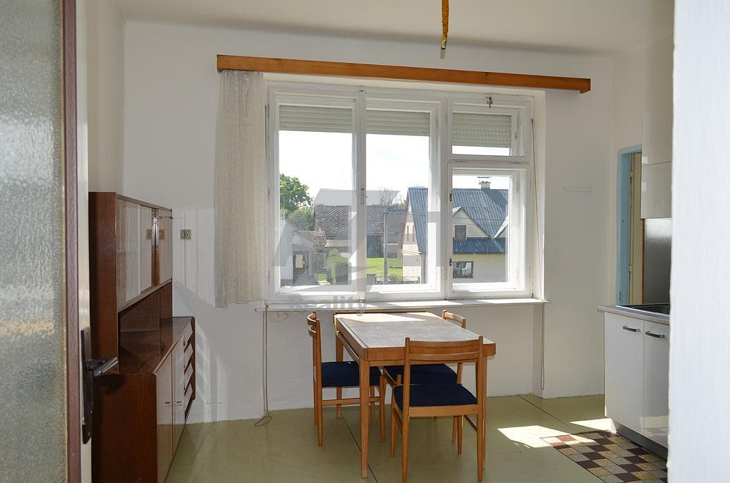 Prodej domu 240 m² s pozemkem 781 m² – pohled 3