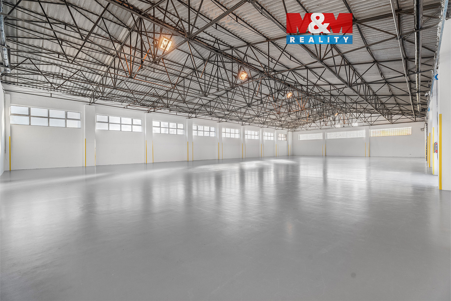 Pronájem skladovacích prostor 675 m²