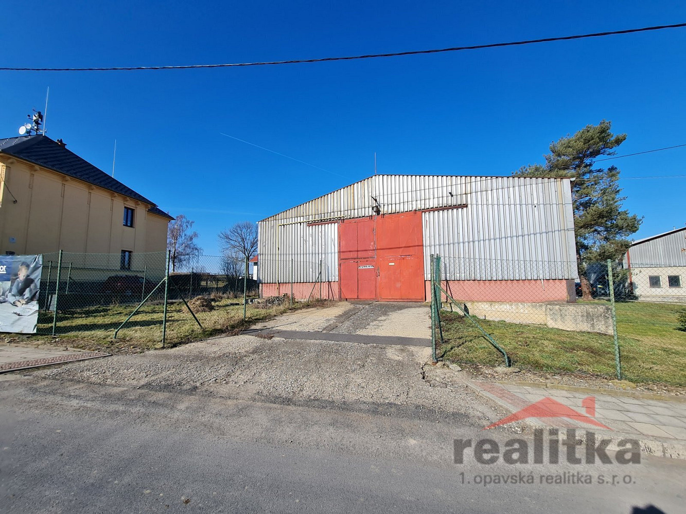 Pronájem skladovacích prostor 928 m² – fotografie 2
