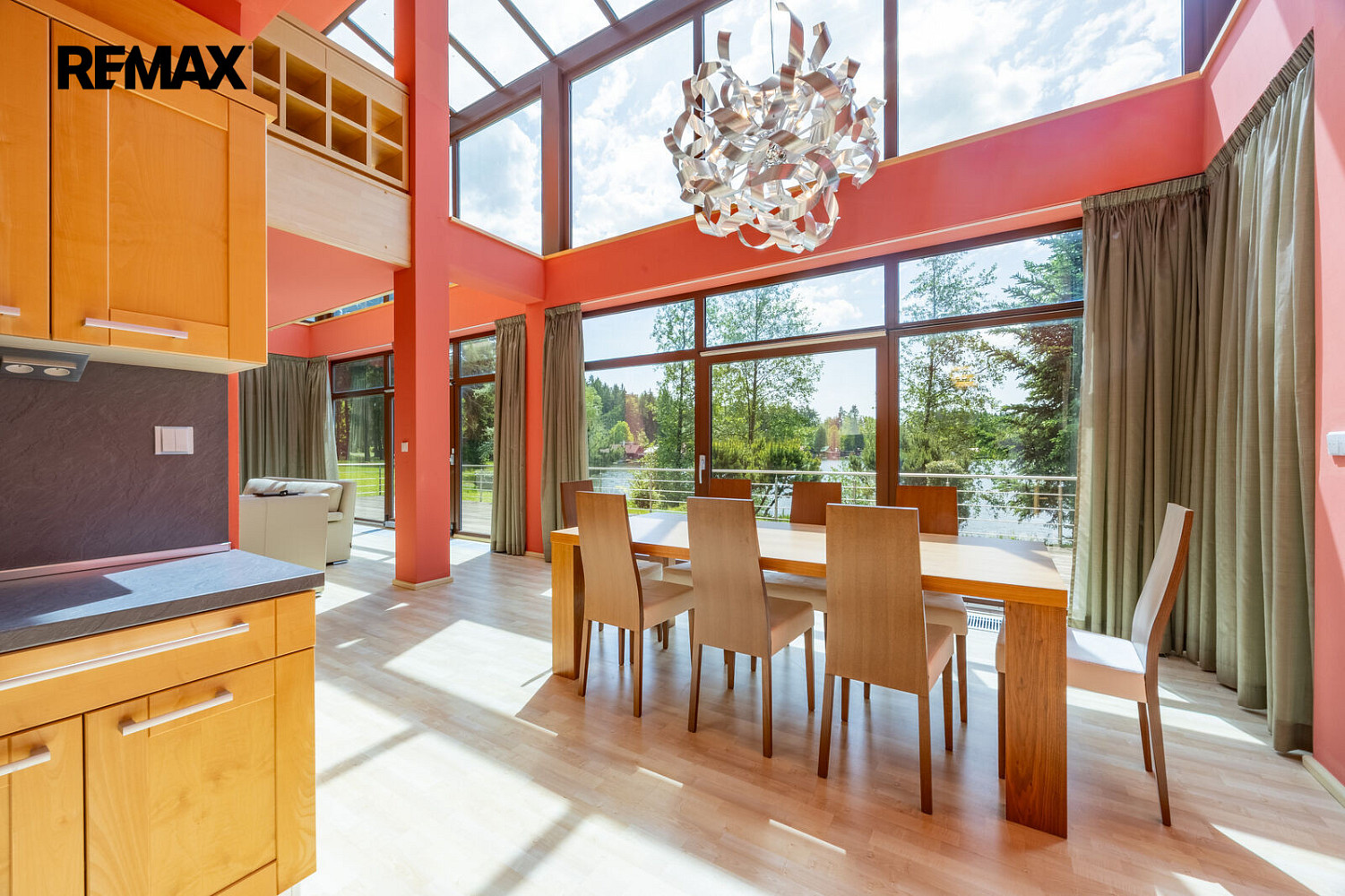 Prodej domu 238 m² s pozemkem 3 192 m² – fotografie 2
