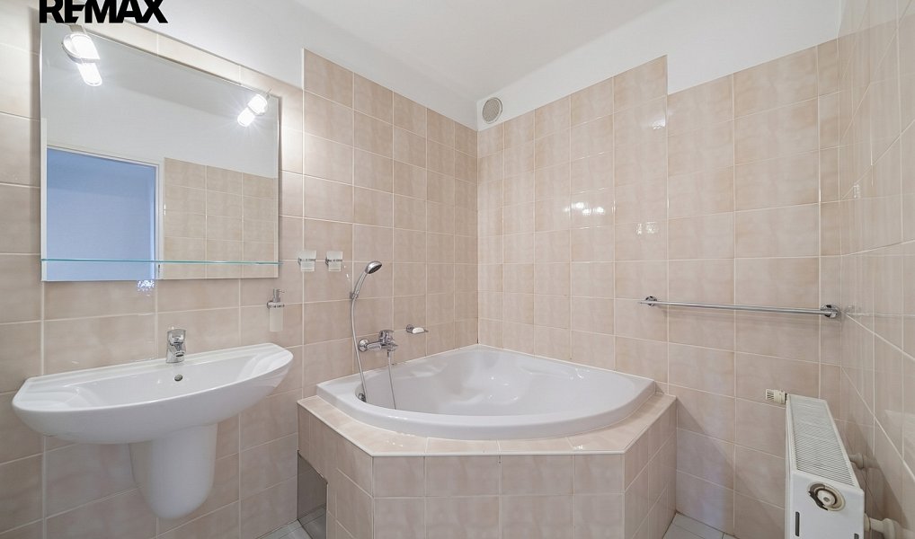 Prodej domu 209 m² s pozemkem 992 m², Praha – náhled fotky 16