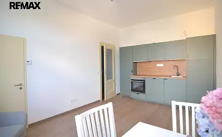 Pronájem bytu 2+kk 48 m², Jeseniova, Praha 3 - Žižkov
