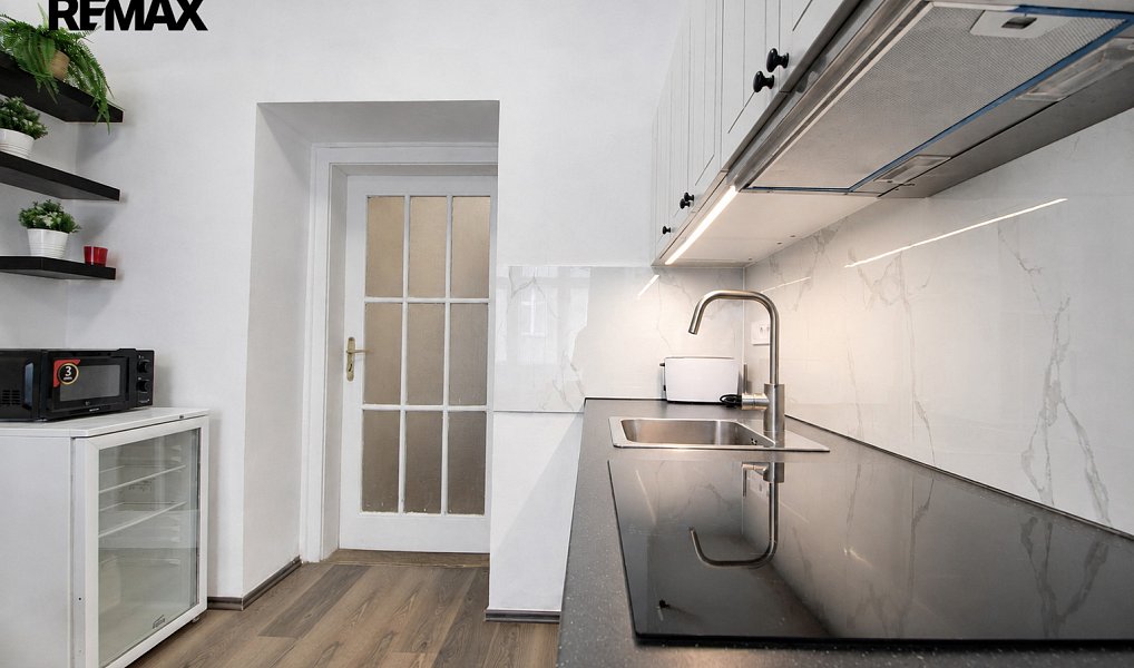 Pronájem bytu 2+kk 49 m², Praha – náhled fotky 3