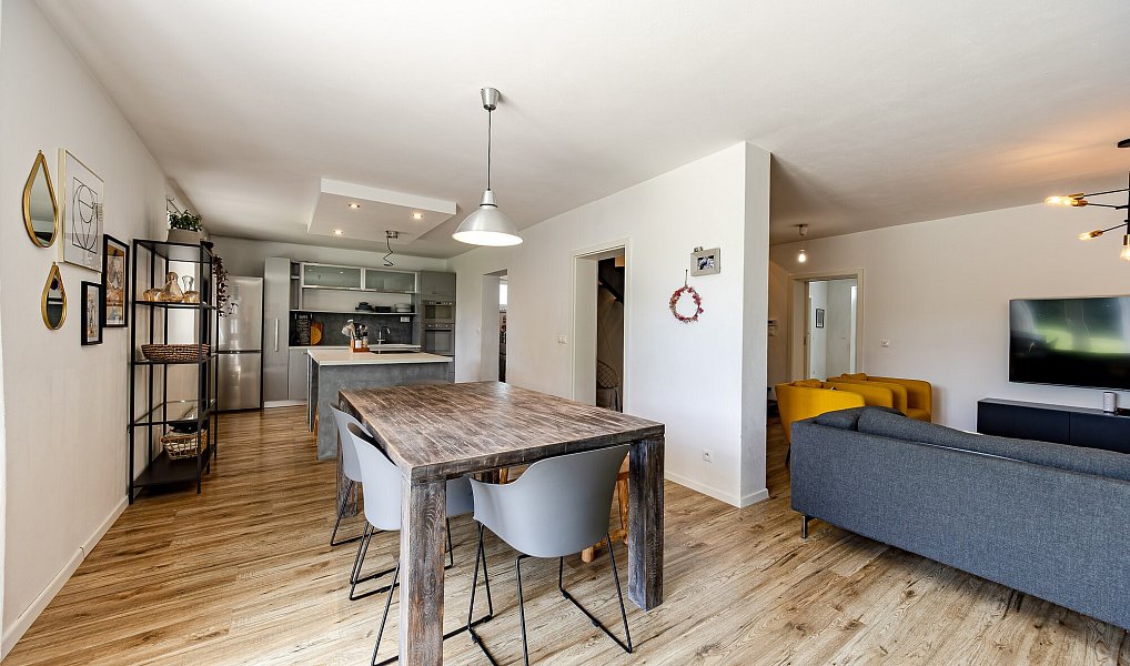 Prodej domu 206 m² s pozemkem 637 m², Staré Město – náhled fotky 2