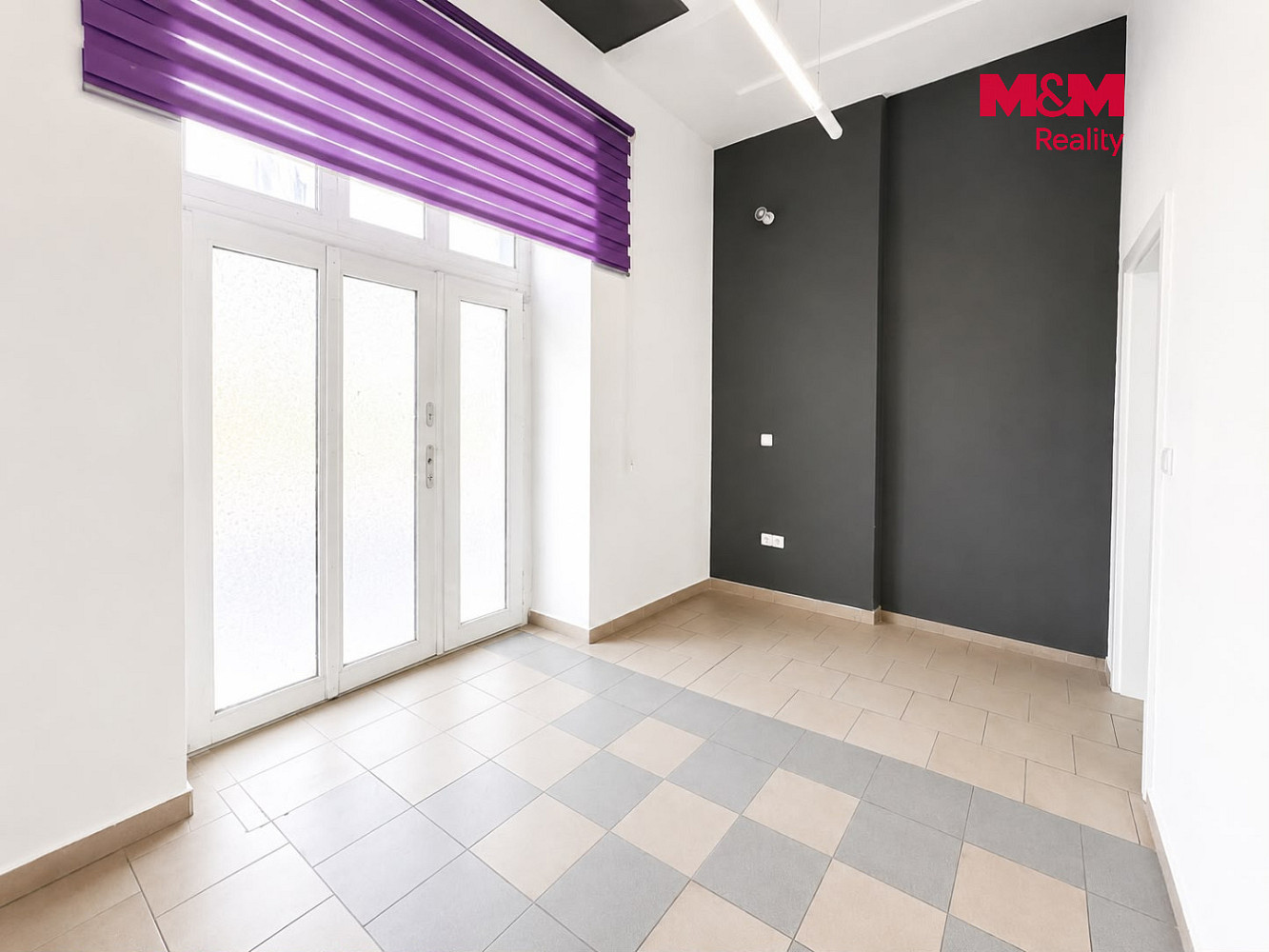 Pronájem obchodních prostor 110 m² – fotografie 2