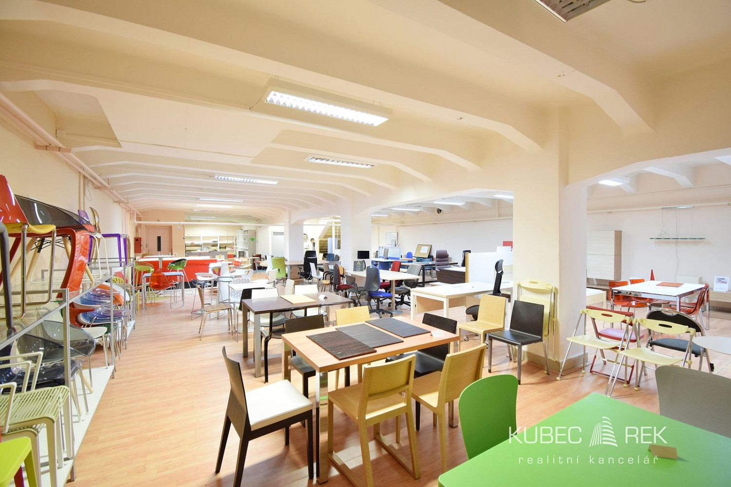 Pronájem obchodních prostor 490 m² – fotografie 5