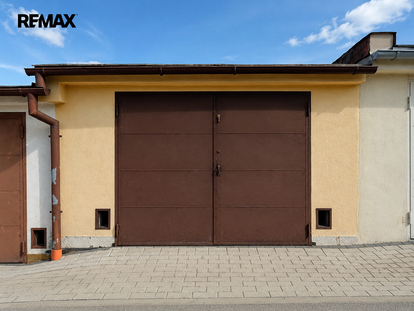 Garáž řeznovice-ivančice 22m2