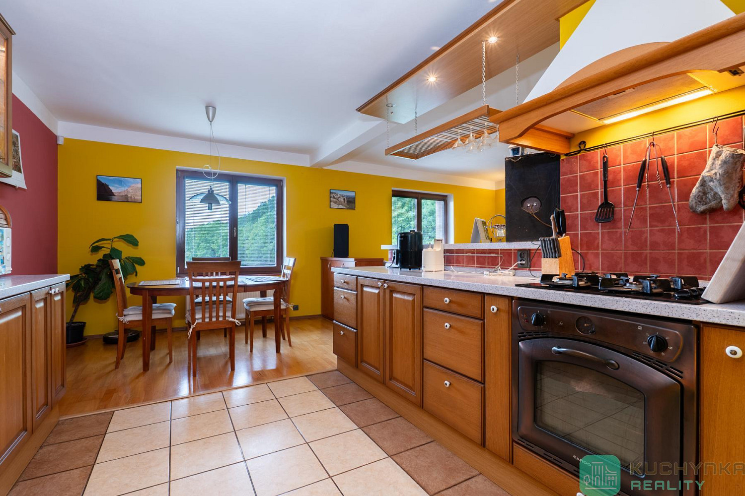 Prodej domu 265 m² s pozemkem 1 277 m² — photo 2