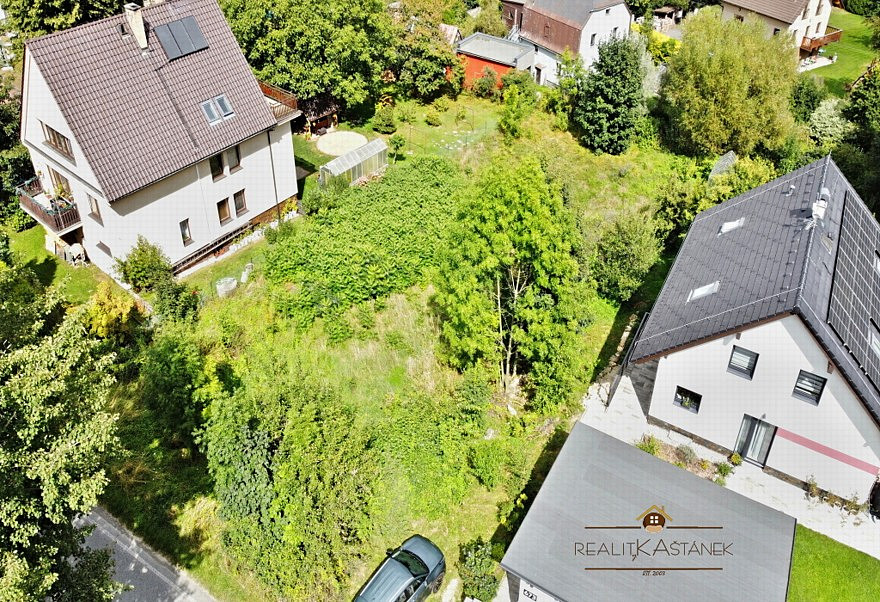 Prodej stavebního pozemku 1 166 m² – pohled 3