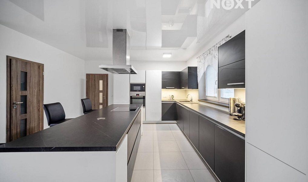 Prodej domu 199 m² s pozemkem 1 061 m², Chrtníky – náhled fotky 17