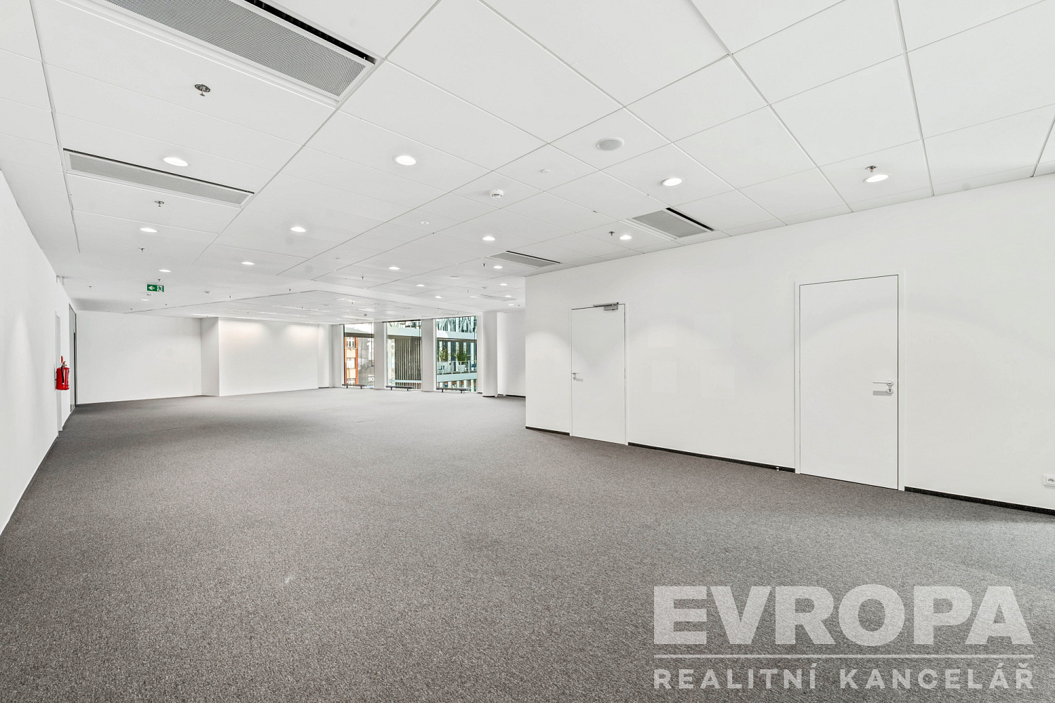 Pronájem kanceláře 500 m² – fotografie 5