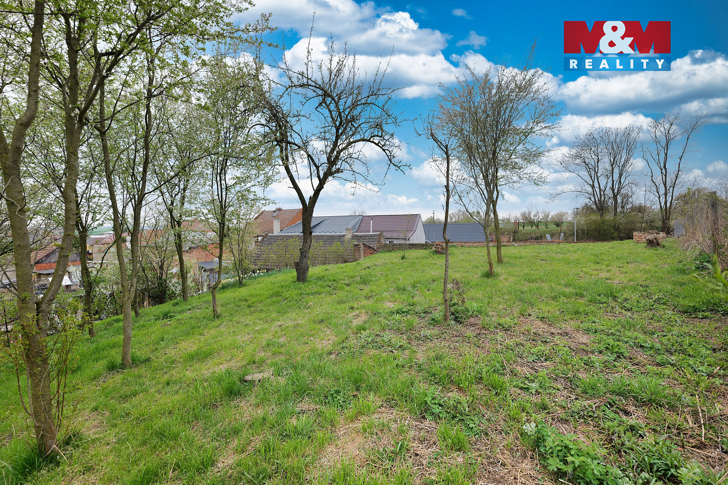 Prodej stavebního pozemku 800 m² – pohled 5
