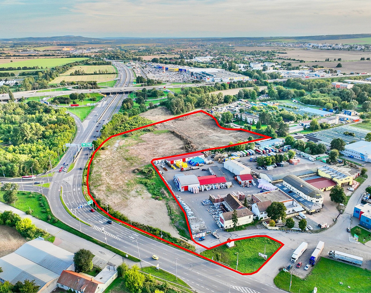 Prodej komerčního pozemku 35 094 m²