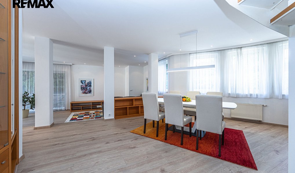 Pronájem domu 256 m² s pozemkem 222 m², Praha – náhled fotky 10