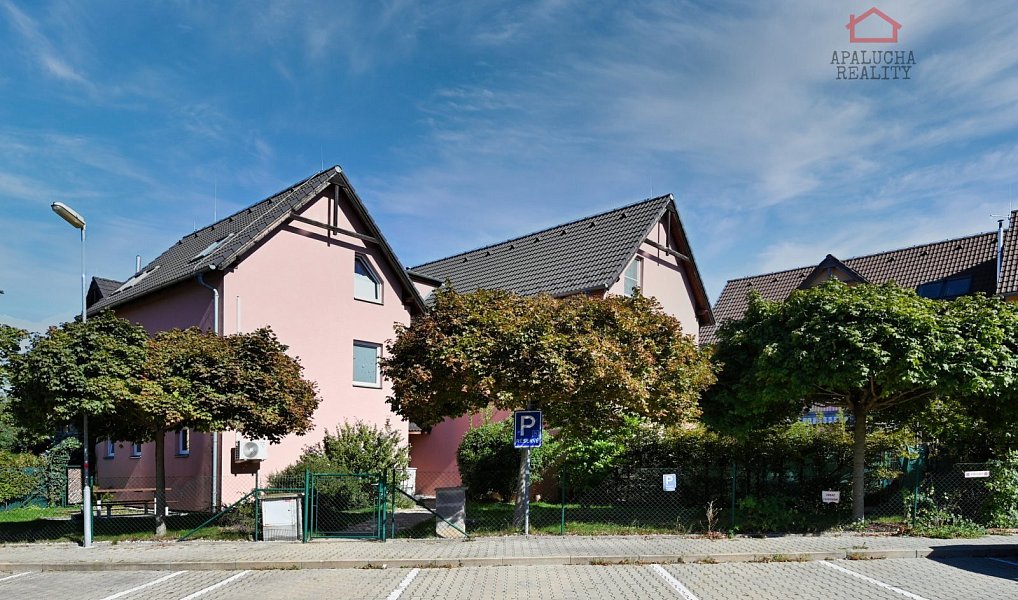 Prodej bytu 3+1 76 m², Nupaky – náhled fotky 14