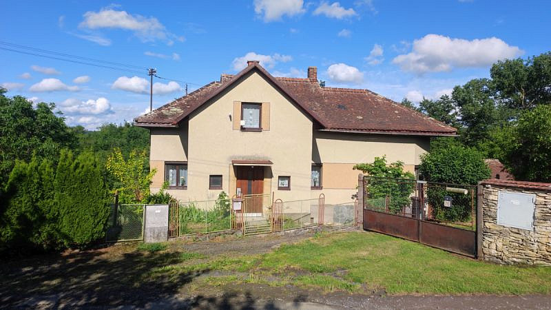 Hus, 150 m², grund 3022 m²