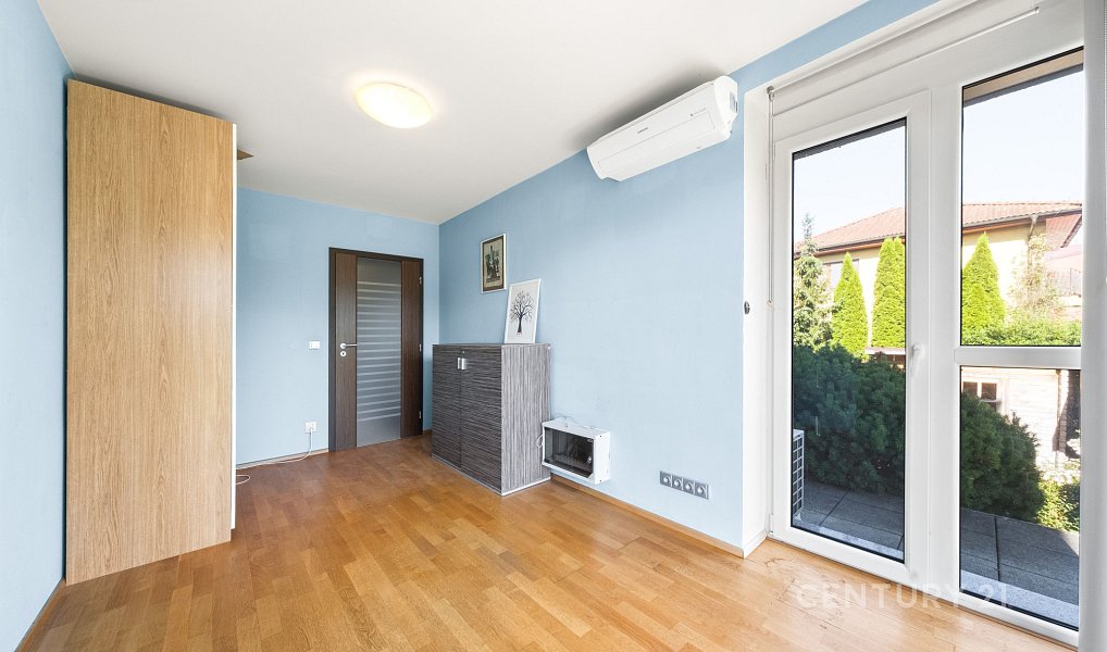 Pronájem domu 210 m² s pozemkem 1 586 m², Mukařov – náhled fotky 20