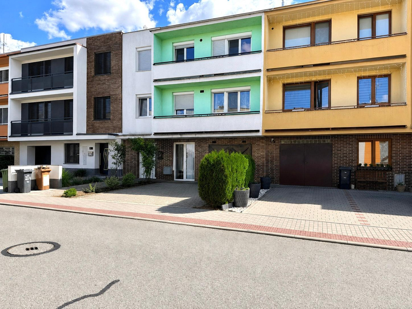 Prodej domu 154 m² s pozemkem 208 m² – fotografie 2