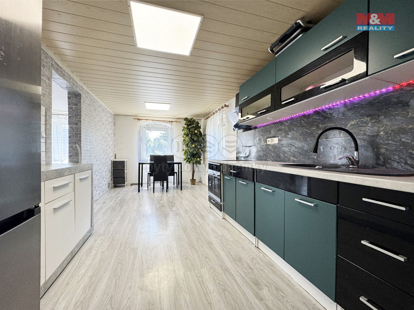 Prodej domu 295 m² s pozemkem 1 044 m² — photo 2