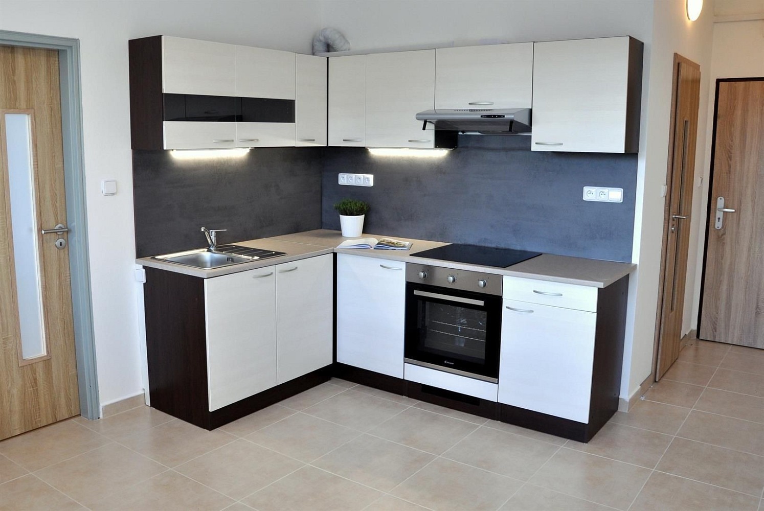 Pronájem bytu 1+1 64 m²