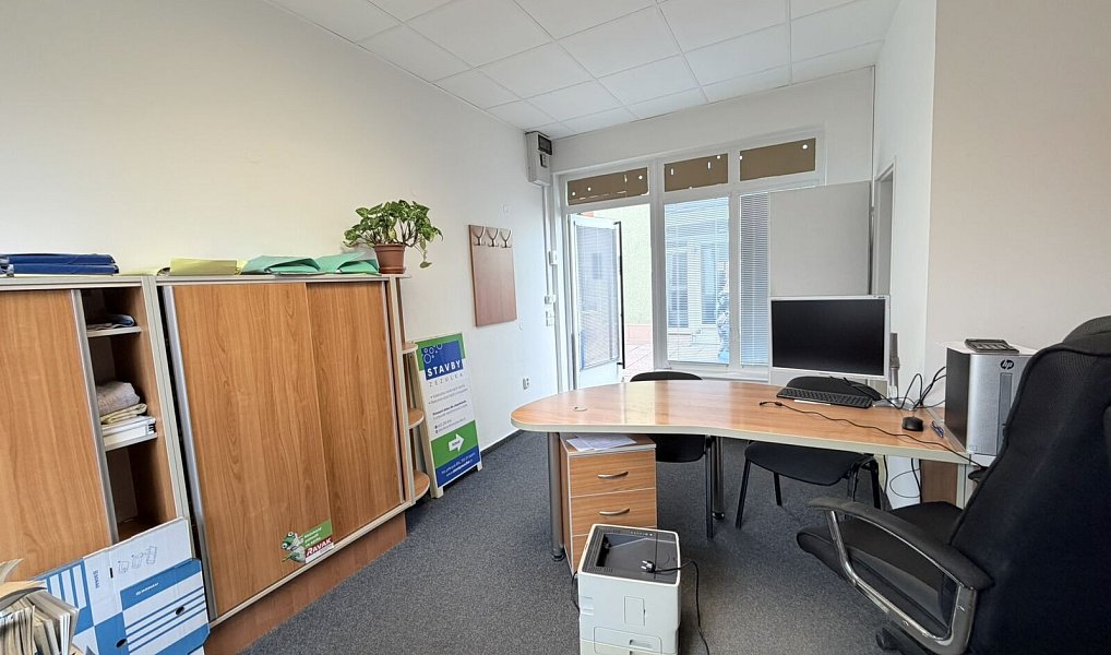 Pronájem obchodních prostor 17 m², Vsetín – náhled fotky 2