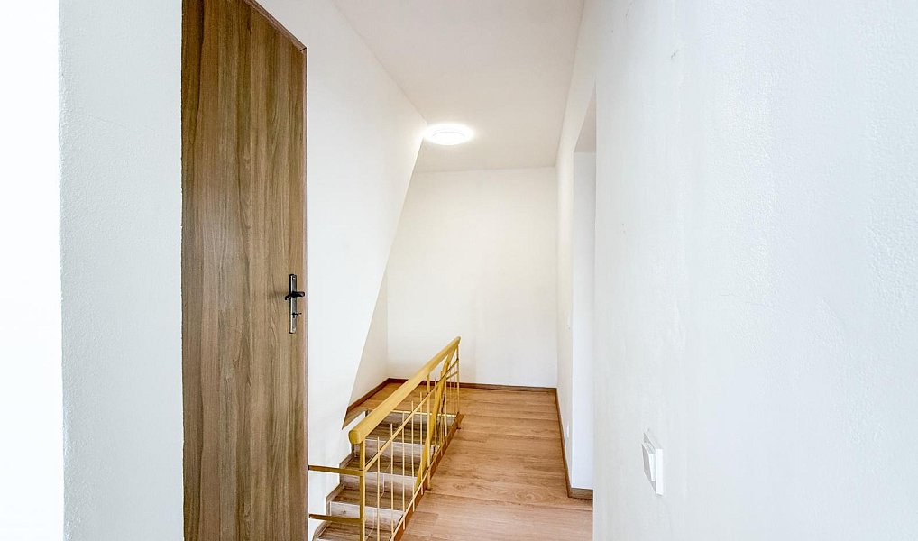 Prodej domu 182 m² s pozemkem 284 m², Seloutky – náhled fotky 23