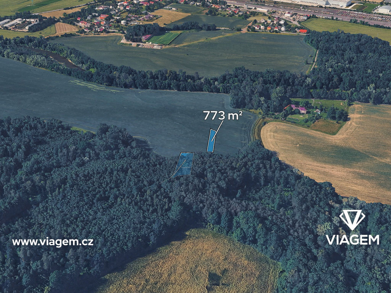 Prodej pole 1 561 m²