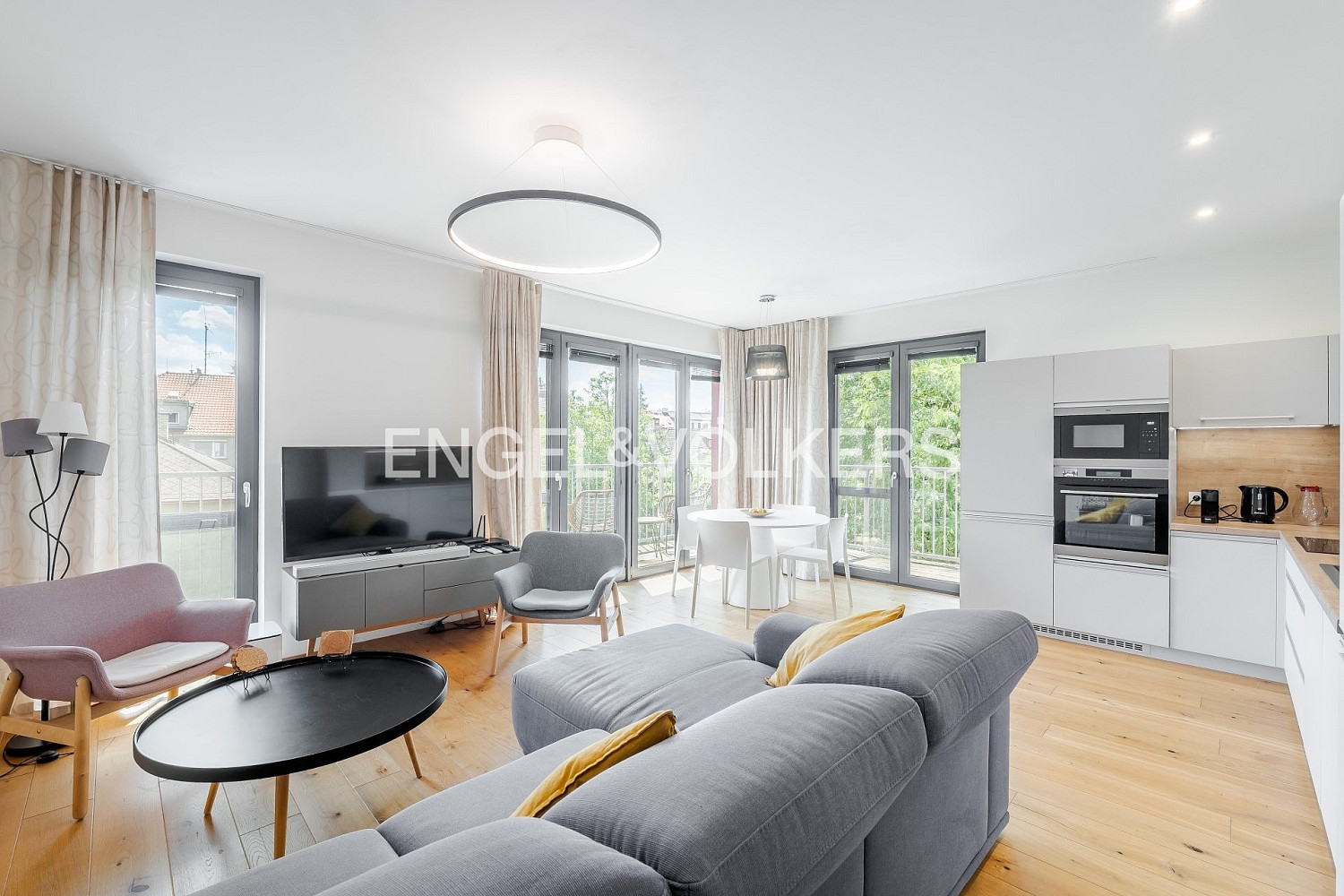 Pronájem bytu 3+kk 93 m²