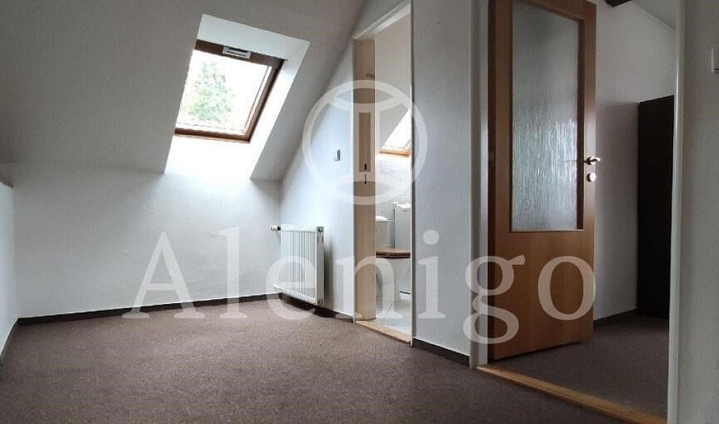 Prodej domu 275 m² s pozemkem 676 m², Praha – náhled fotky 8