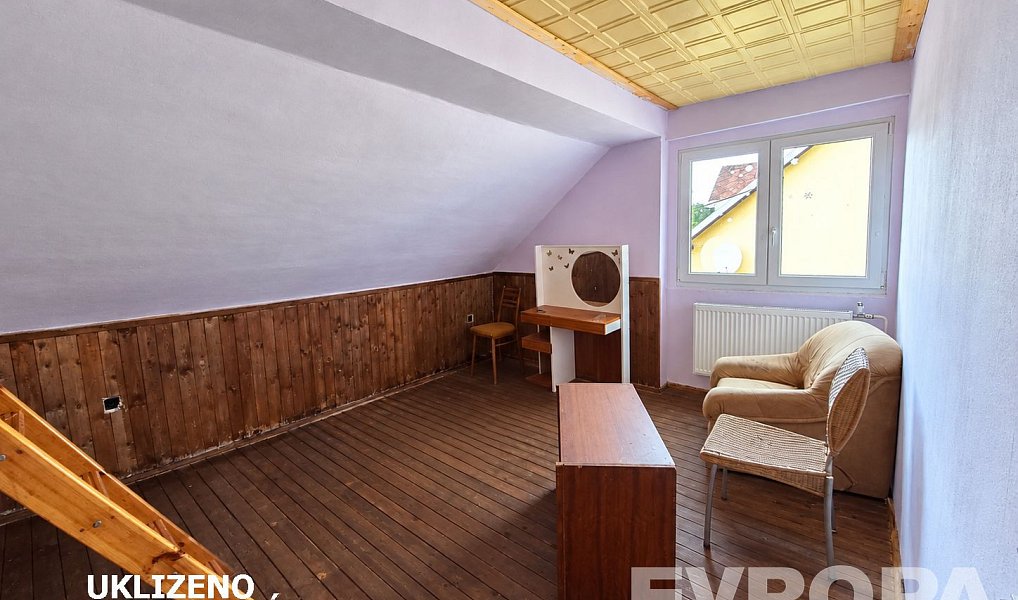 Prodej domu 240 m² s pozemkem 383 m², Kraslice – náhled fotky 16