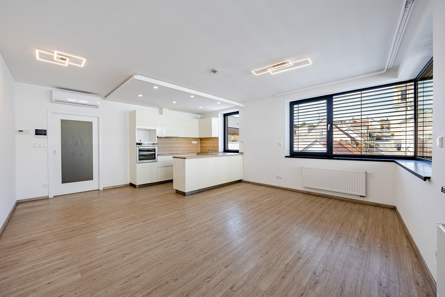 Pronájem bytu 3+kk 69 m² – fotografie 2