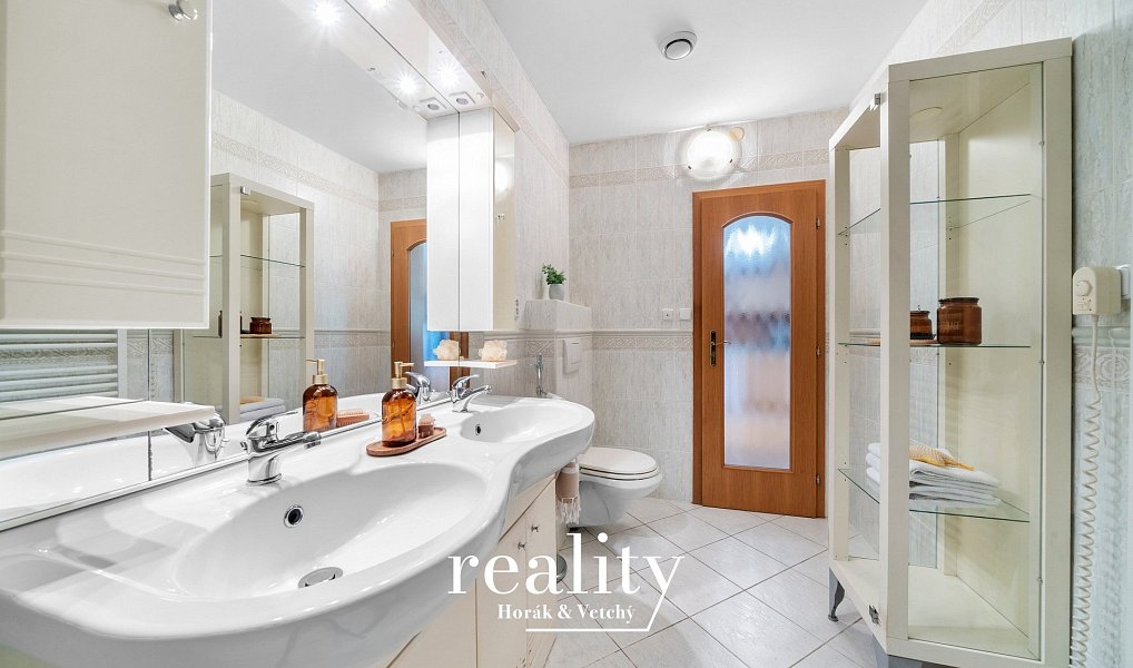 Prodej domu 210 m² s pozemkem 890 m², Znojmo – náhled fotky 15